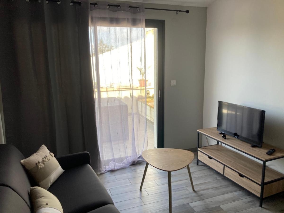 Studio Meuble Du Bourg Puymiclan 外观 照片