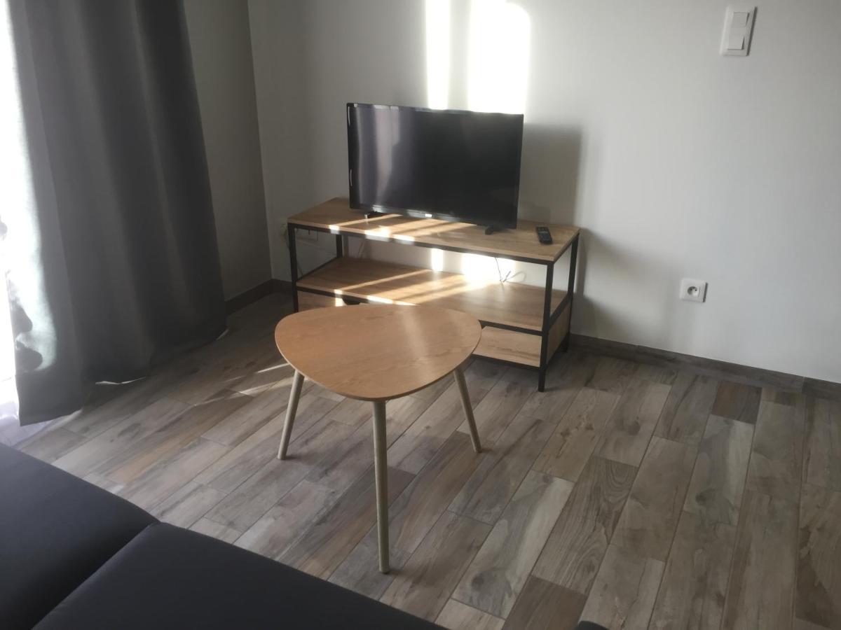Studio Meuble Du Bourg Puymiclan 外观 照片